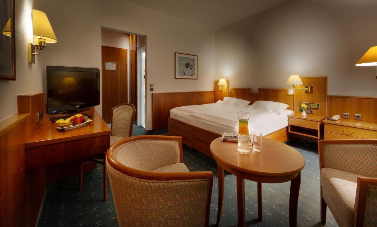Hotel Fontana Бад Кисинген Екстериор снимка