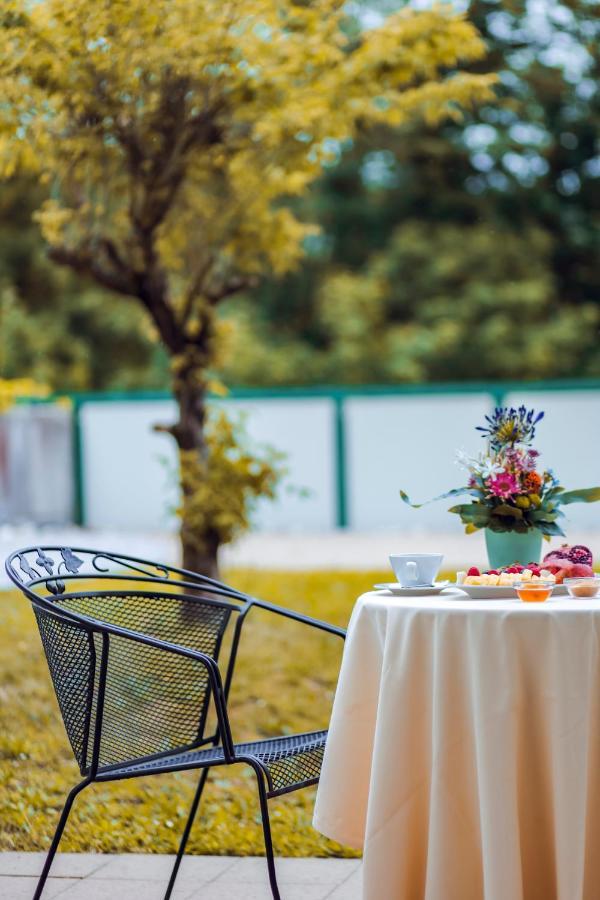 Hotel Fontana Бад Кисинген Екстериор снимка