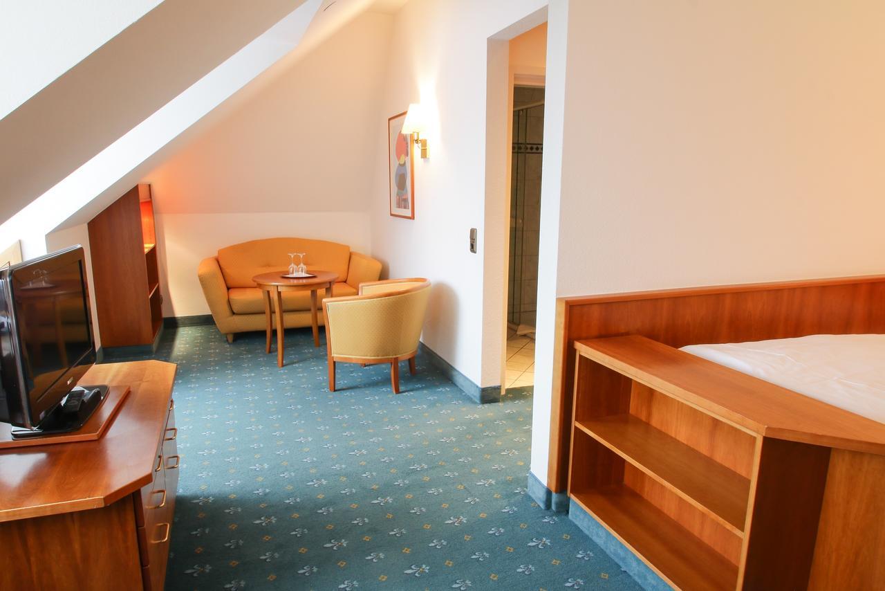 Hotel Fontana Бад Кисинген Екстериор снимка