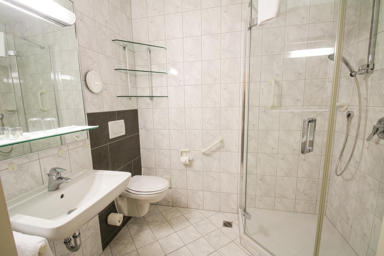 Hotel Fontana Бад Кисинген Екстериор снимка
