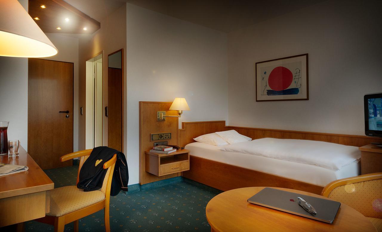 Hotel Fontana Бад Кисинген Екстериор снимка